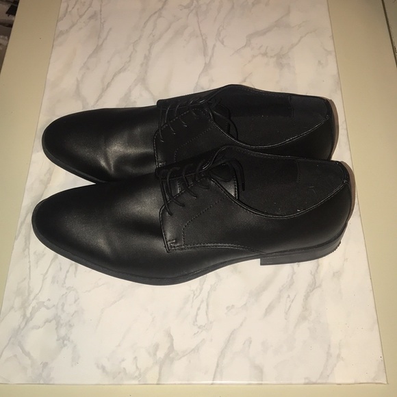 A pair of H&Ms Derby shoes size 10.5 - Picture 8 of 8